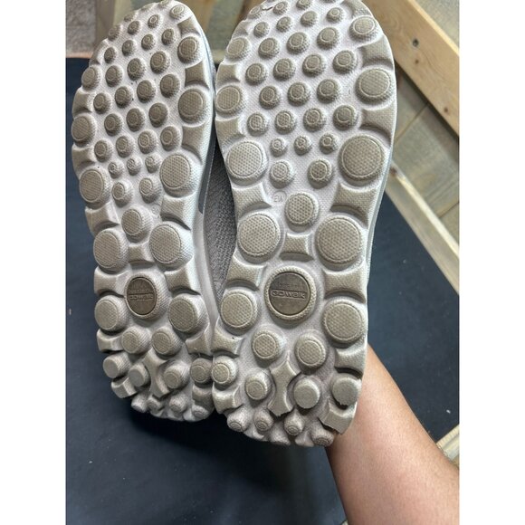 Skechers Womens Goga Mat Slip-On Sneakers 9.5 extra wide Taupe - Picture 8 of 9